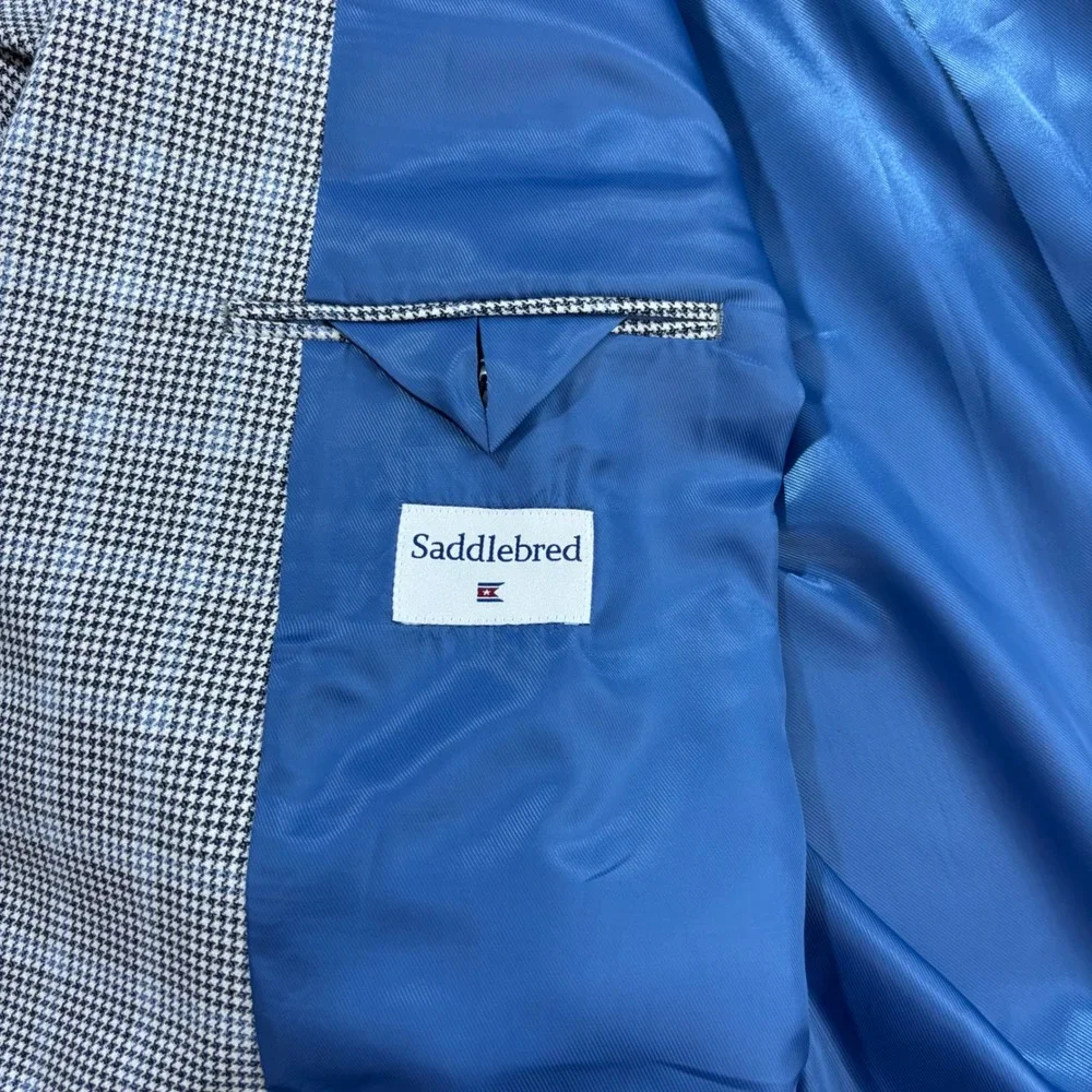 Saddlebred blazer features